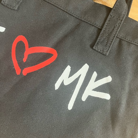 Micheal Kors Limited Edition Canvas Shopping Tote Bag - Picture 9 of 10